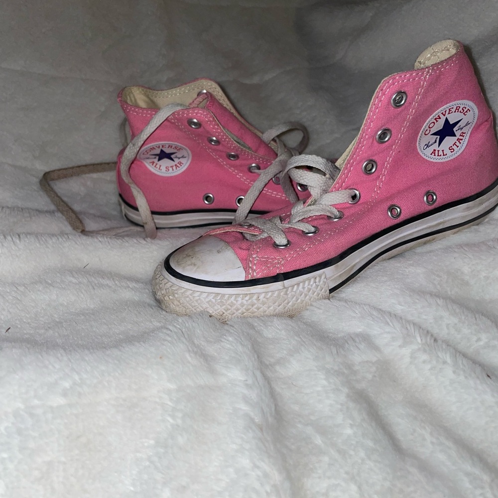 Pink youth size 2 Converse Chuck Taylor high top sneaker shoes